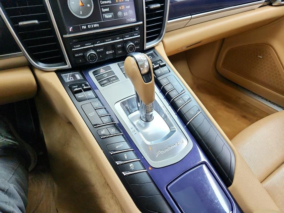 2014 Porsche 970 Panamera - Image 18 of 31