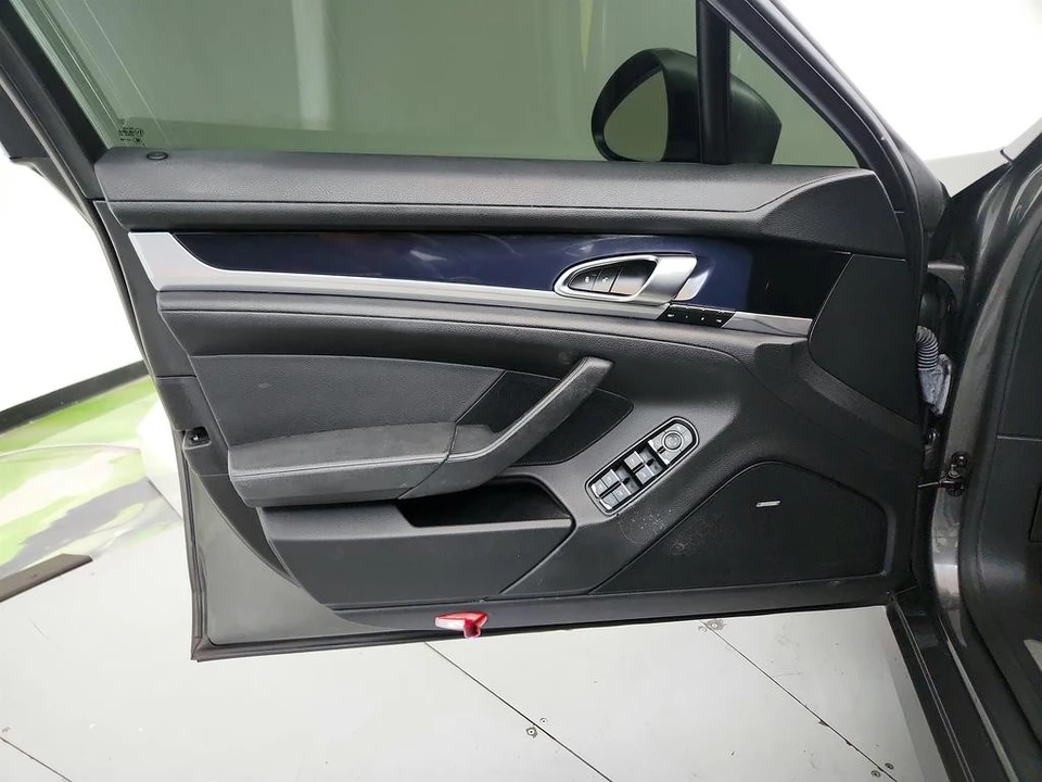 2014 Porsche 970 Panamera - Image 23 of 31