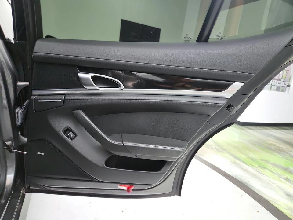 2014 Porsche 970 Panamera - Image 30 of 31