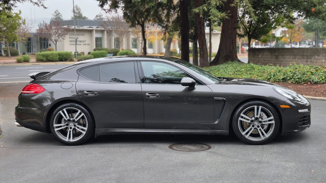 2014 Porsche 970 Panamera 4S - Image 29 of 31