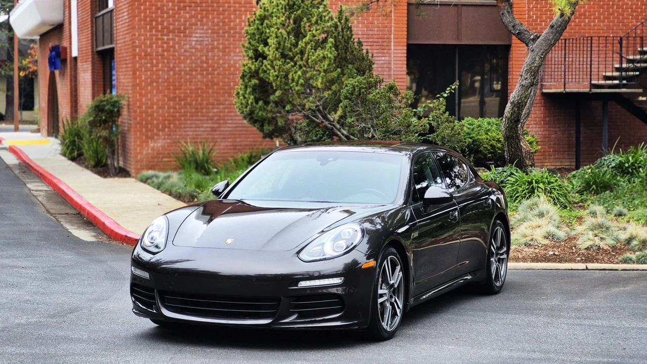 2014 Porsche 970 Panamera 4S - Image 10 of 31