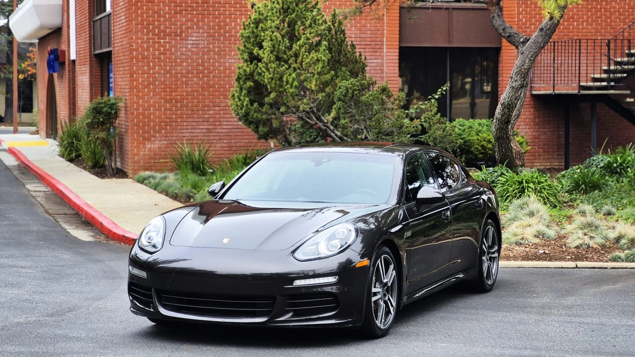 2014 Porsche 970 Panamera 4S - Image 11 of 31