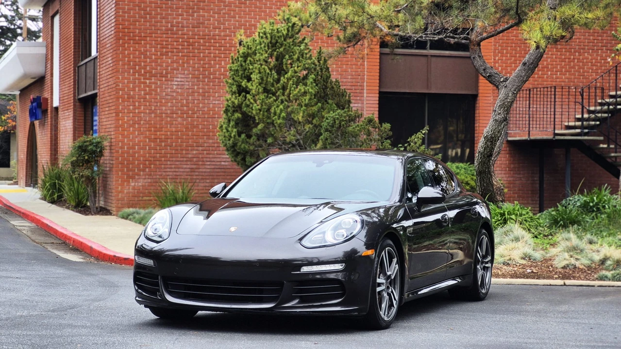 2014 Porsche 970 Panamera 4S - Image 12 of 31