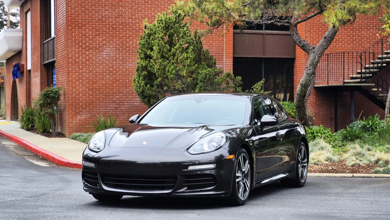 2014 Porsche 970 Panamera 4S - Image 14 of 31