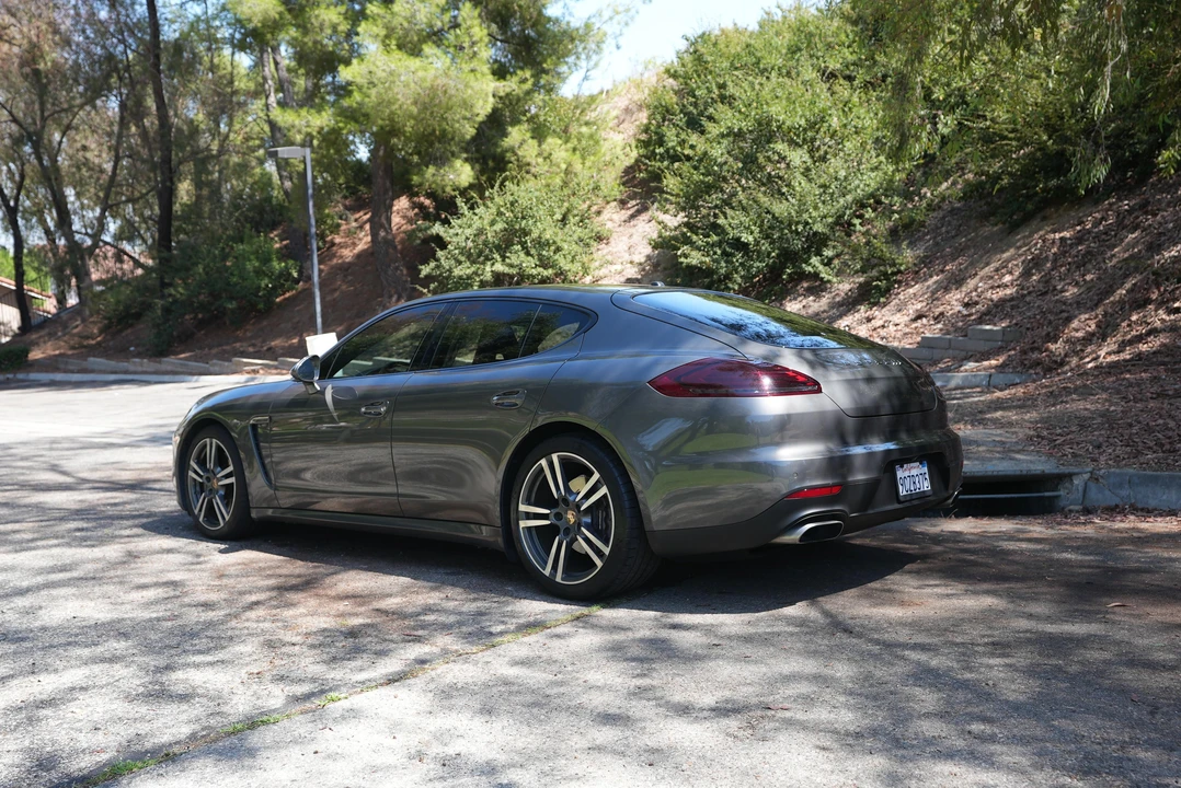 2014 Porsche 970 Panamera - Image 28 of 31