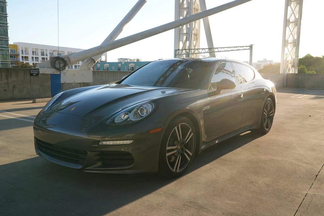 2014 Porsche 970 Panamera - Image 10 of 31