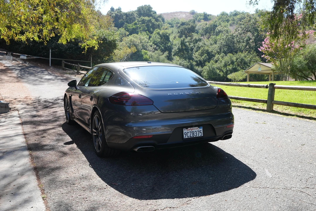 2014 Porsche 970 Panamera - Image 30 of 31