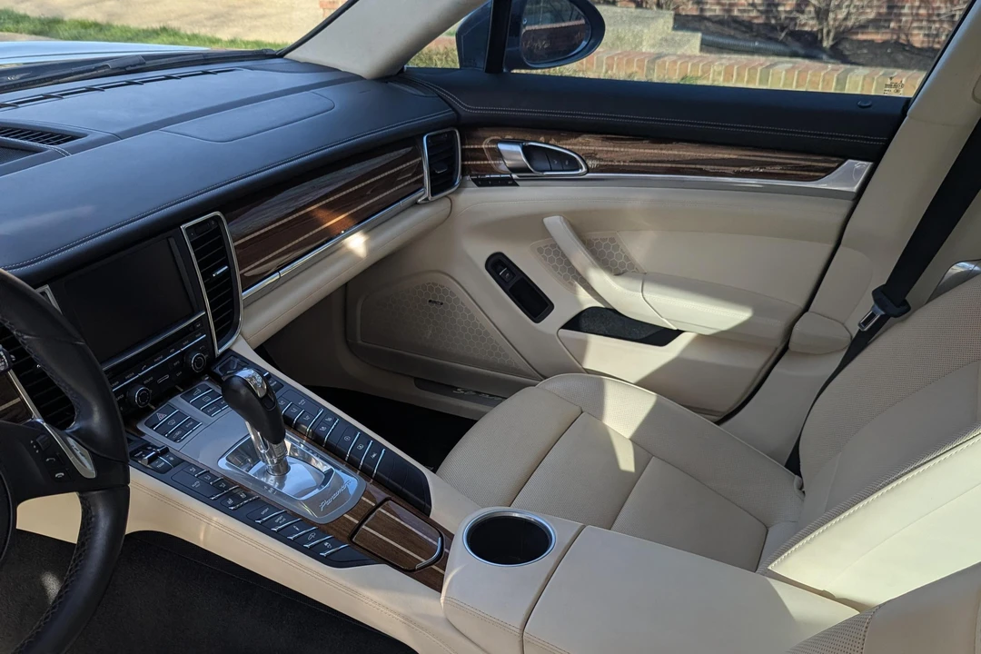 2014 Porsche 970 Panamera 4S - Image 27 of 31
