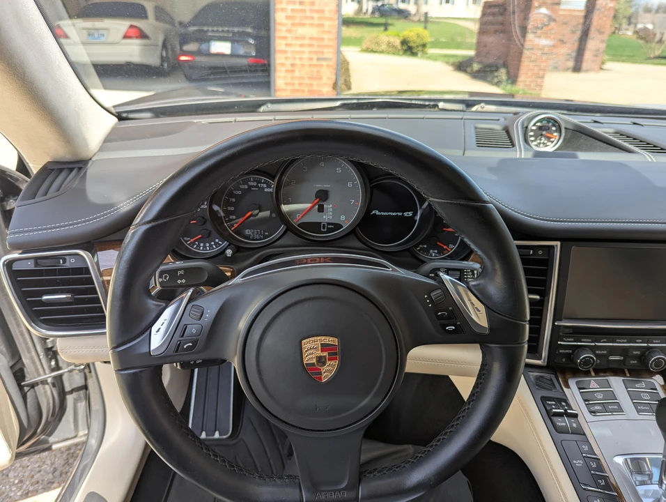 2014 Porsche 970 Panamera 4S - Image 29 of 31