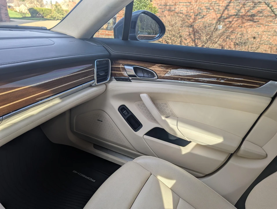 2014 Porsche 970 Panamera 4S - Image 28 of 31