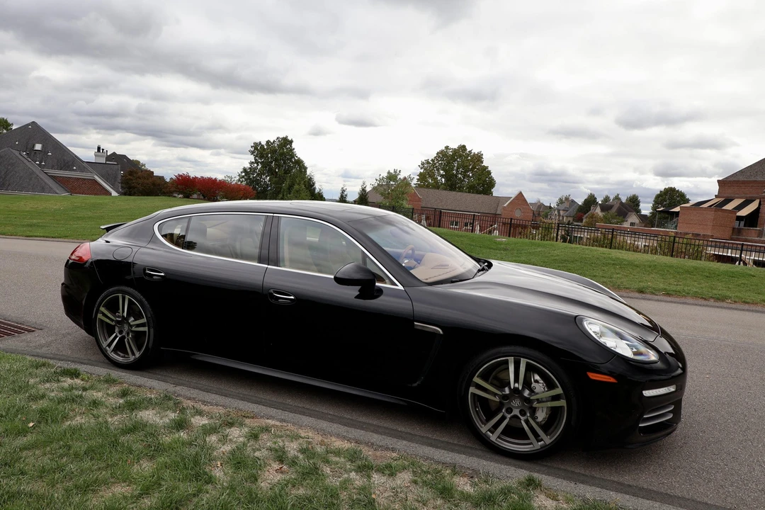 2014 Porsche 970 Panamera 4S - Image 3 of 31