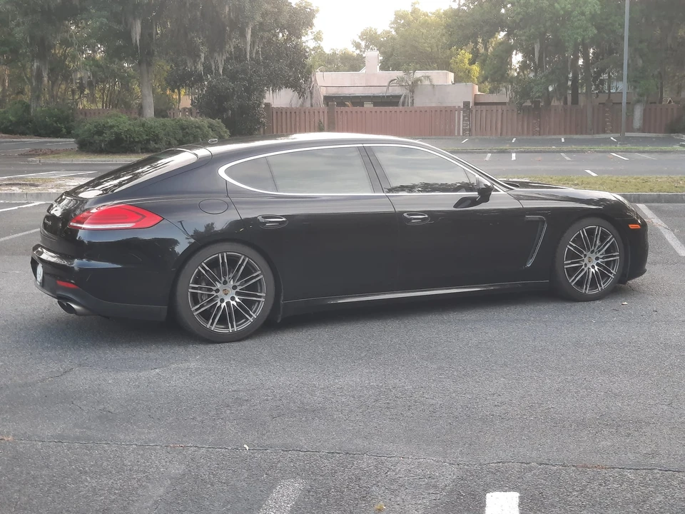 2014 Porsche 970 Panamera 4S - Image 29 of 31