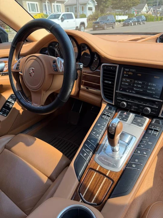 2014 Porsche 970 Panamera 4S - Image 5 of 9