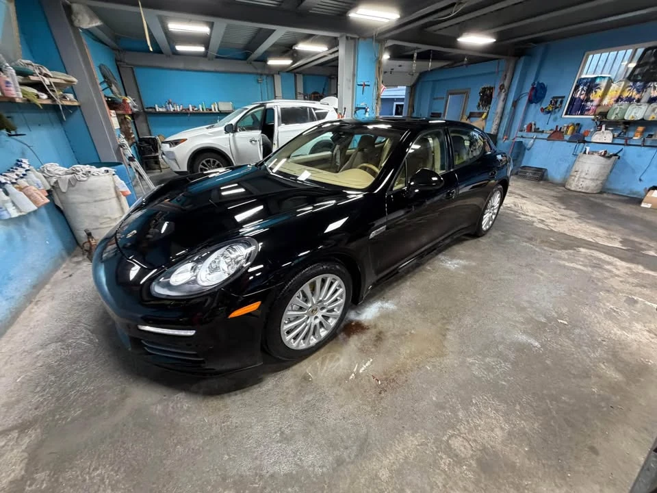 2014 Porsche 970 Panamera 4S - Image 2 of 9