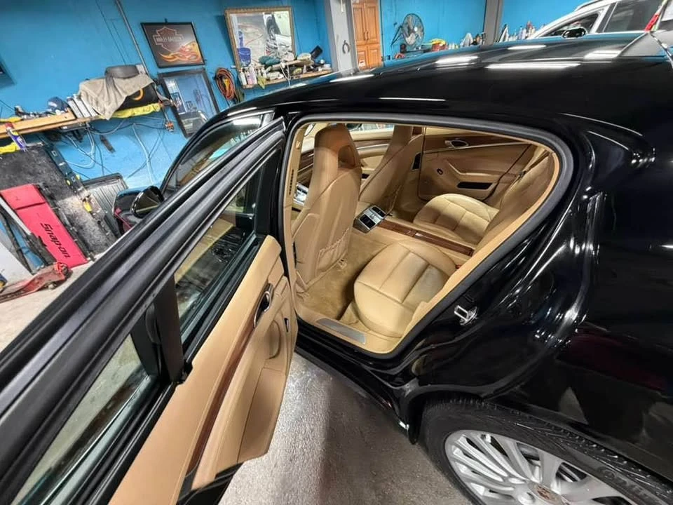 2014 Porsche 970 Panamera 4S - Image 8 of 9