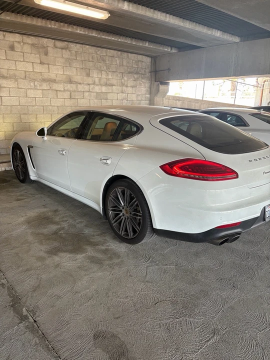 2014 Porsche 970 Panamera 4S - Image 5 of 11