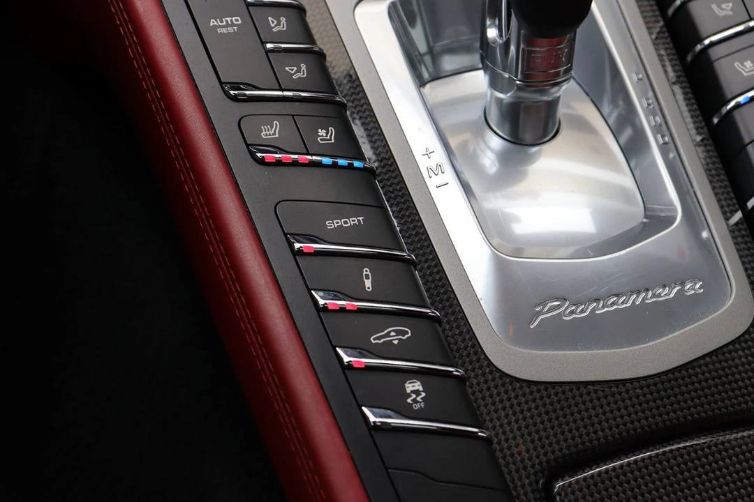 2014 Porsche 970 Panamera 4S - Image 28 of 31