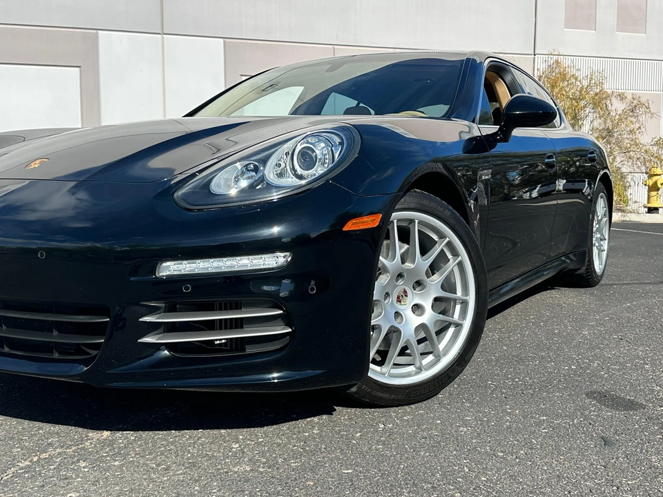 2014 Porsche 970 Panamera 4S - Image 28 of 31