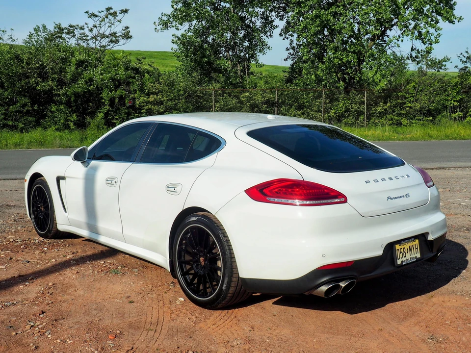 2014 Porsche 970 Panamera 4S - Image 19 of 30