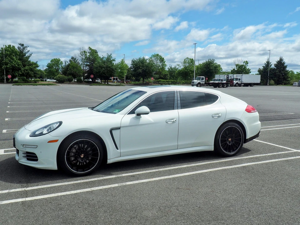 2014 Porsche 970 Panamera 4S - Image 12 of 30