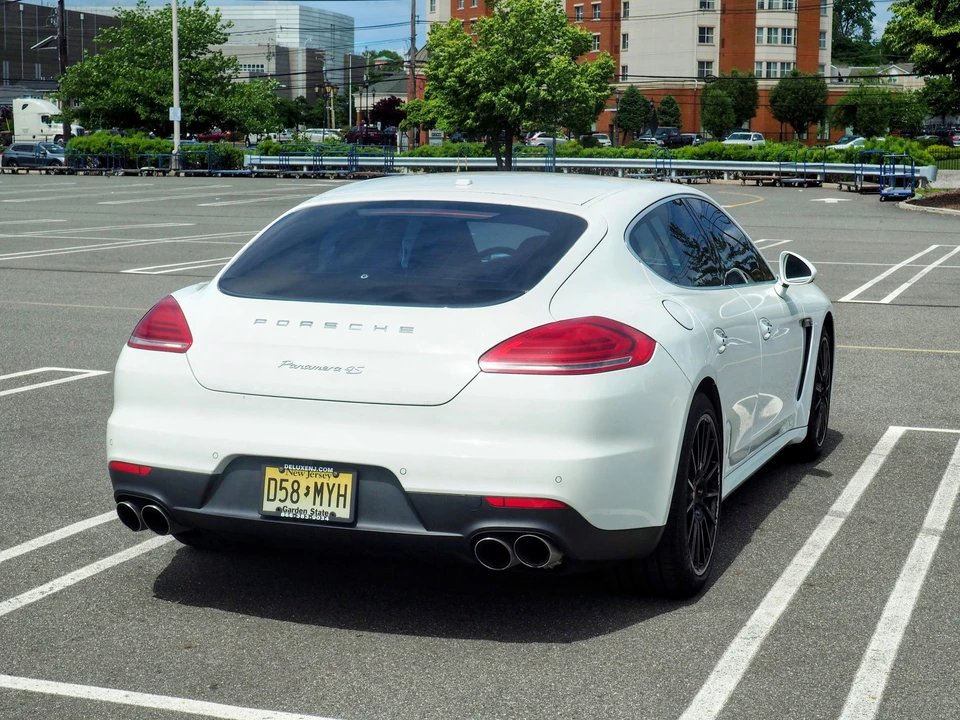 2014 Porsche 970 Panamera 4S - Image 27 of 30