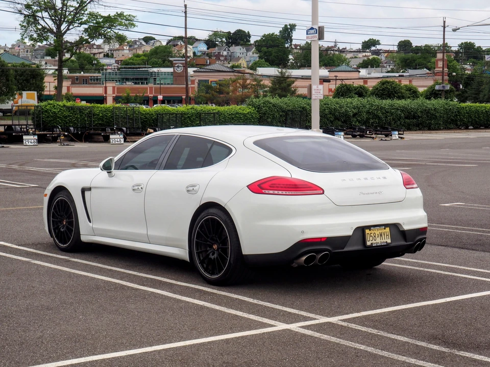 2014 Porsche 970 Panamera 4S - Image 20 of 30
