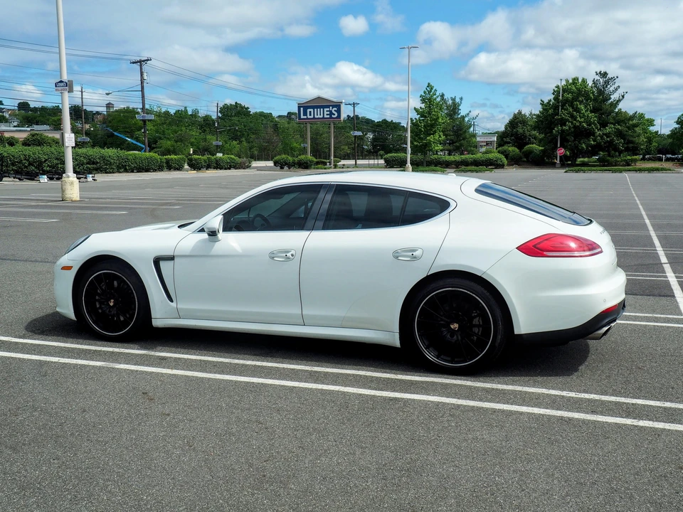2014 Porsche 970 Panamera 4S - Image 16 of 30