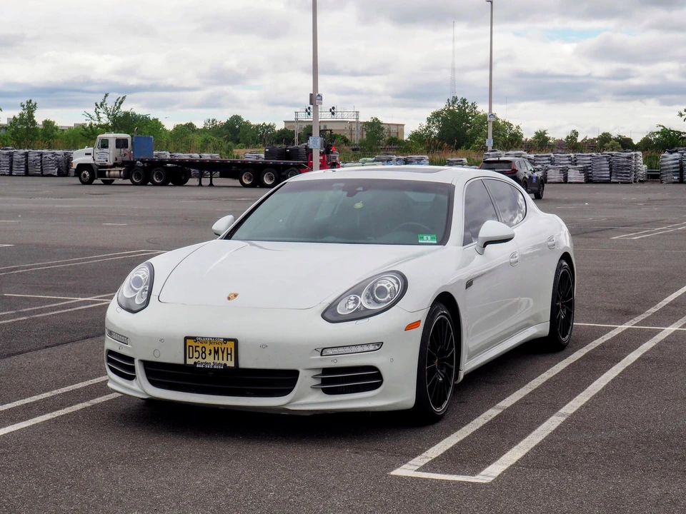 2014 Porsche 970 Panamera 4S - Image 7 of 30