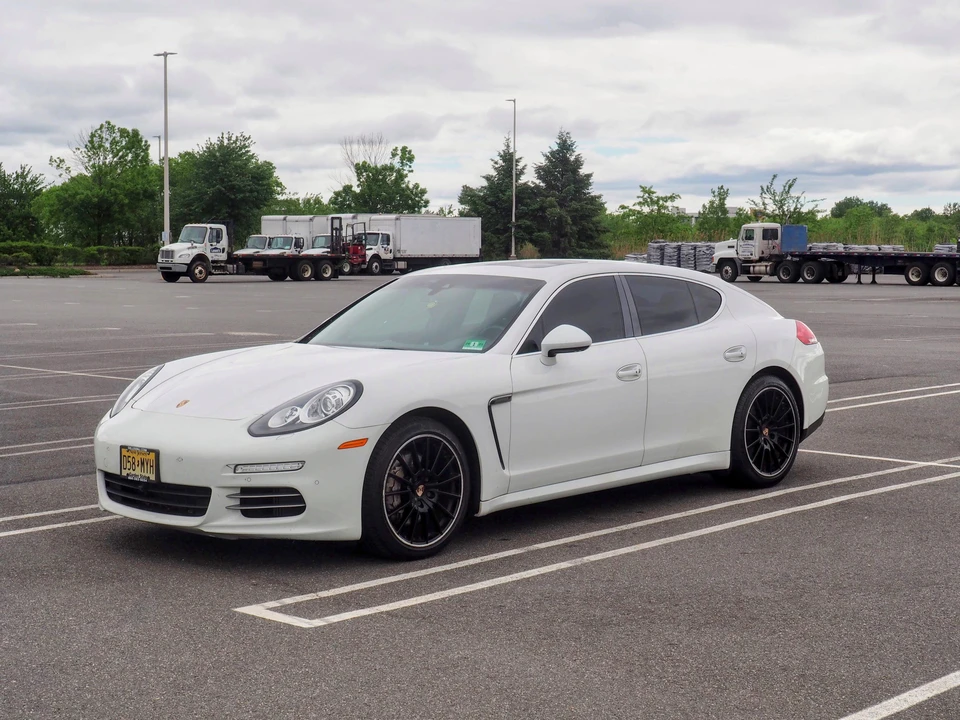 2014 Porsche 970 Panamera 4S - Image 10 of 30