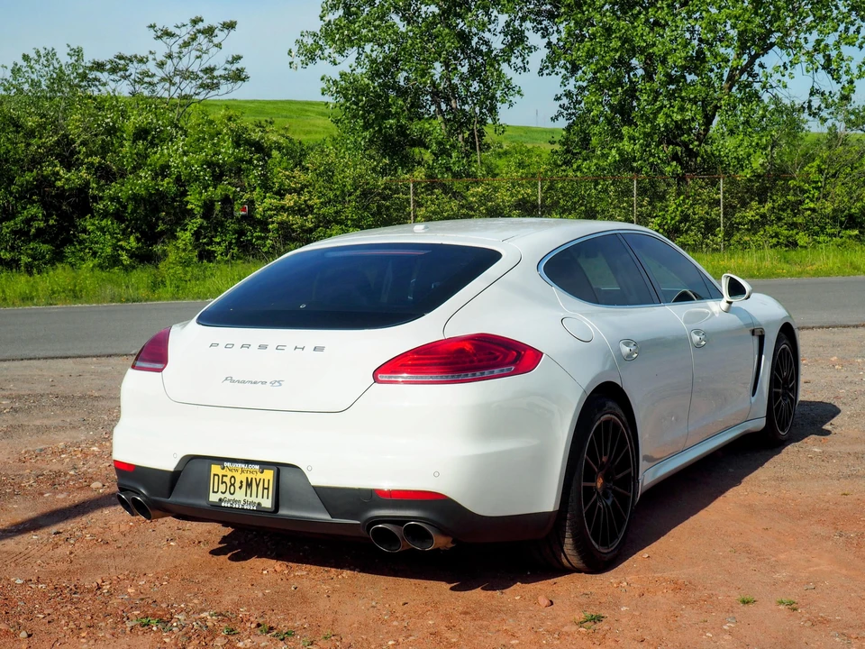 2014 Porsche 970 Panamera 4S - Image 29 of 30