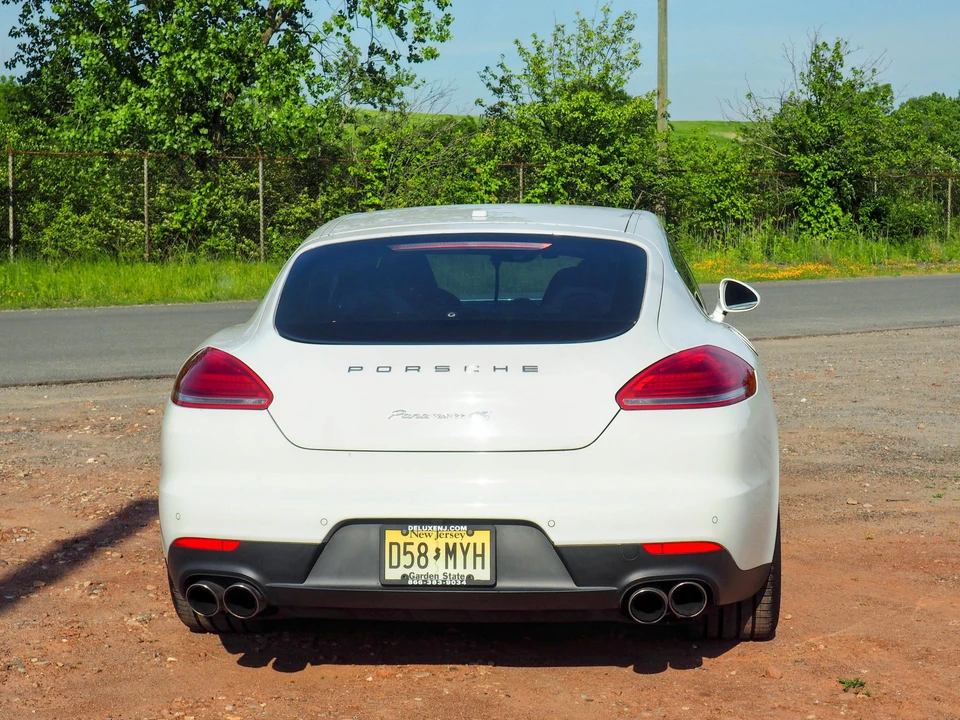2014 Porsche 970 Panamera 4S - Image 26 of 30
