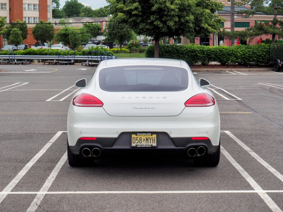 2014 Porsche 970 Panamera 4S - Image 25 of 30