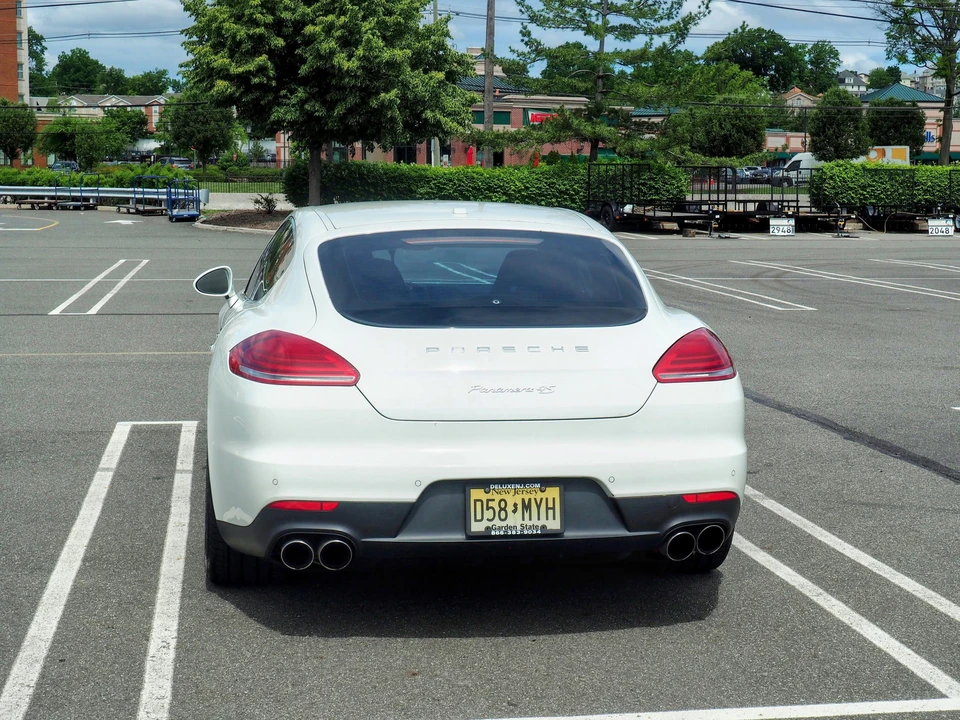 2014 Porsche 970 Panamera 4S - Image 24 of 30