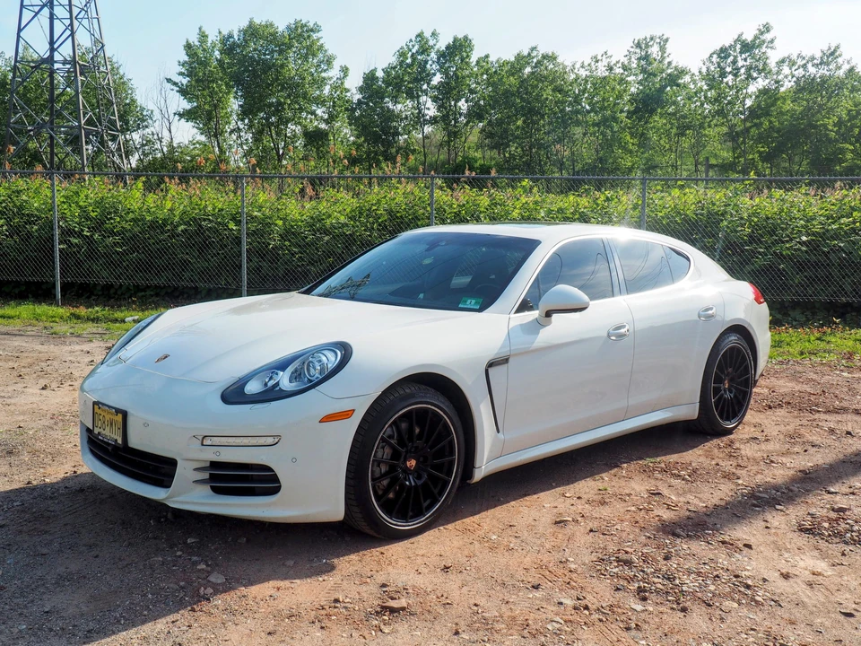 2014 Porsche 970 Panamera 4S - Image 9 of 30