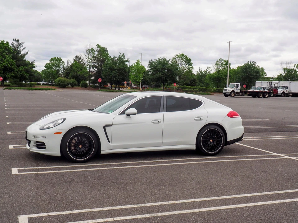 2014 Porsche 970 Panamera 4S - Image 13 of 30