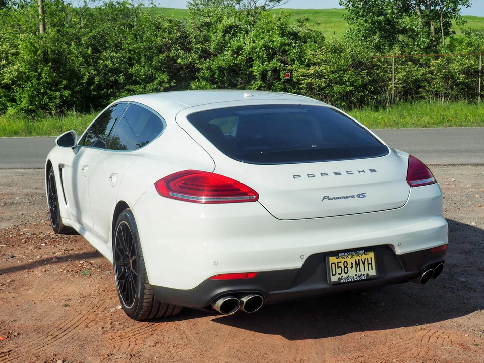2014 Porsche 970 Panamera 4S - Image 22 of 30