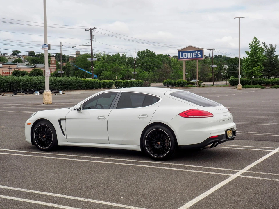 2014 Porsche 970 Panamera 4S - Image 17 of 30
