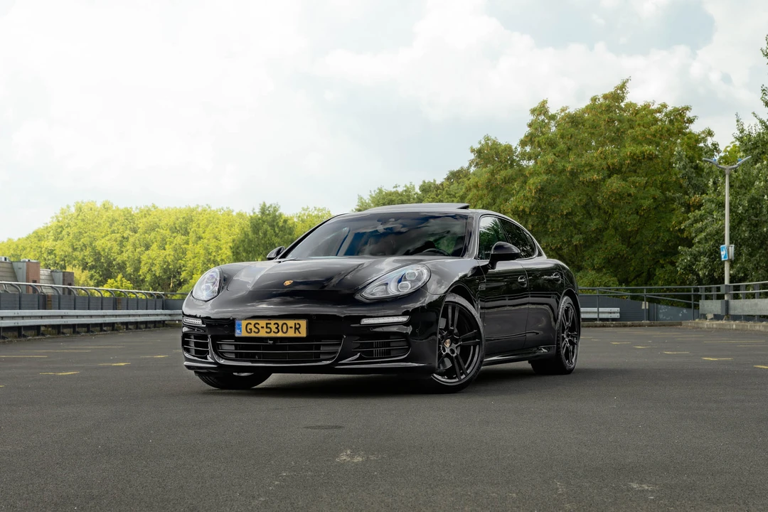2014 Porsche 970 Panamera 4S - Image 9 of 31