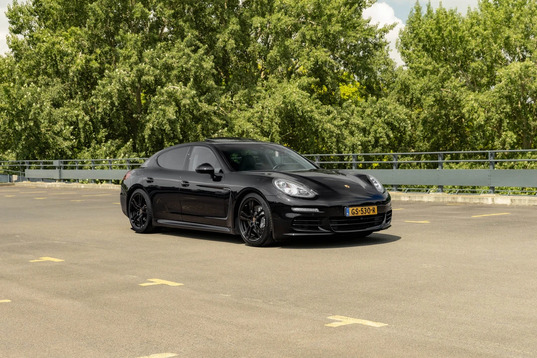 2014 Porsche 970 Panamera 4S - Image 3 of 31
