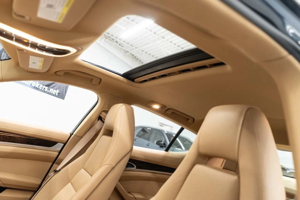 2014 Porsche 970 Panamera - Image 10 of 12