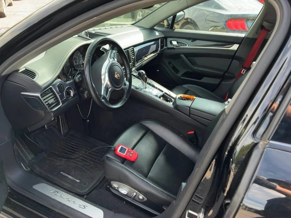 2014 Porsche 970 Panamera 4S - Image 7 of 14