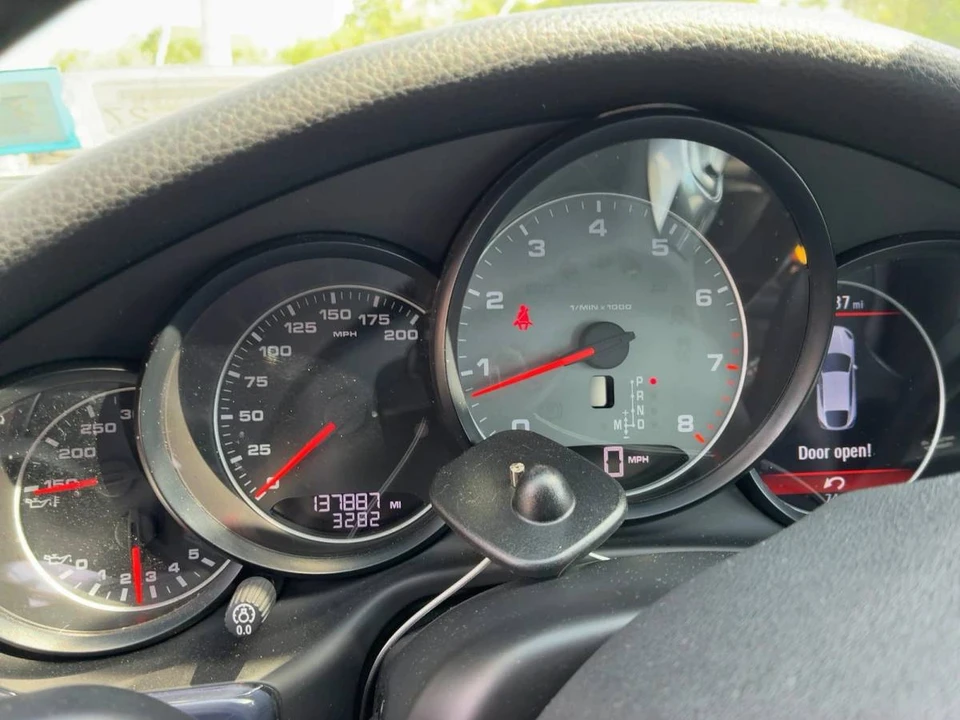 2014 Porsche 970 Panamera 4S - Image 10 of 14