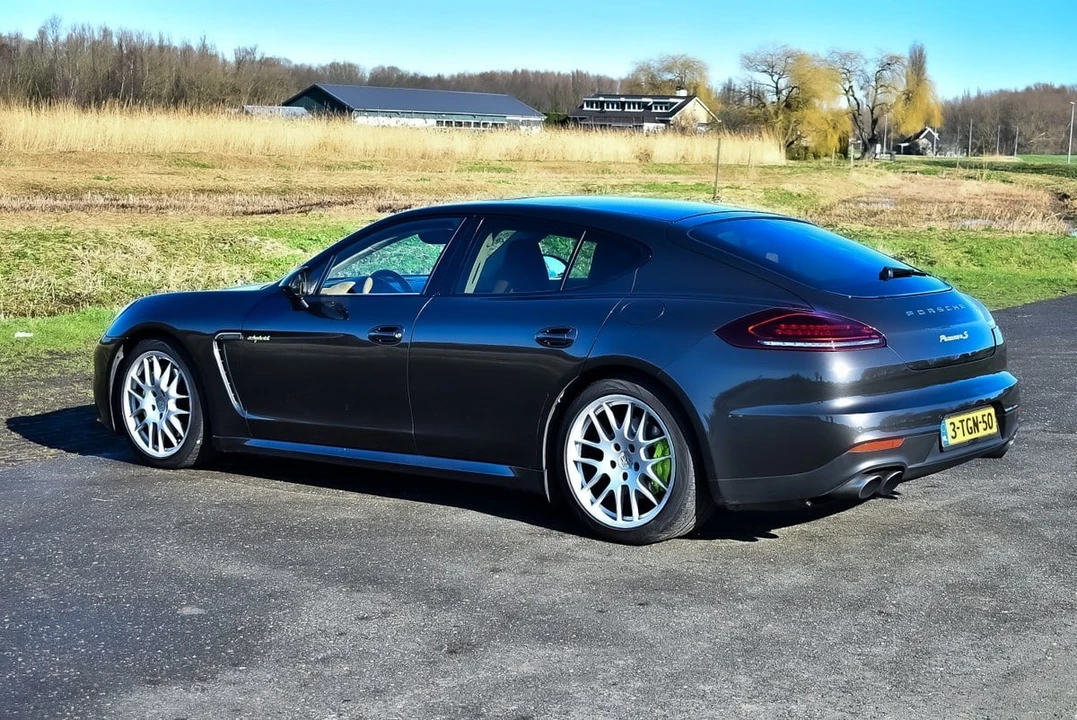 2014 Porsche 970 Panamera S - Image 18 of 30