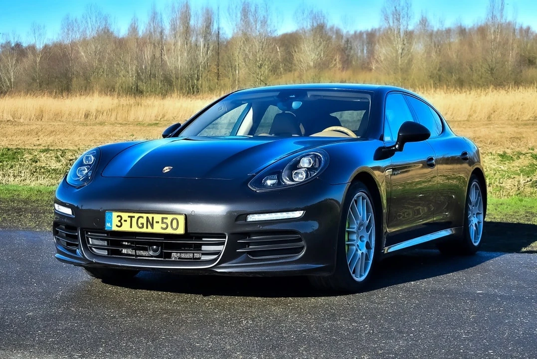2014 Porsche 970 Panamera S - Image 8 of 30