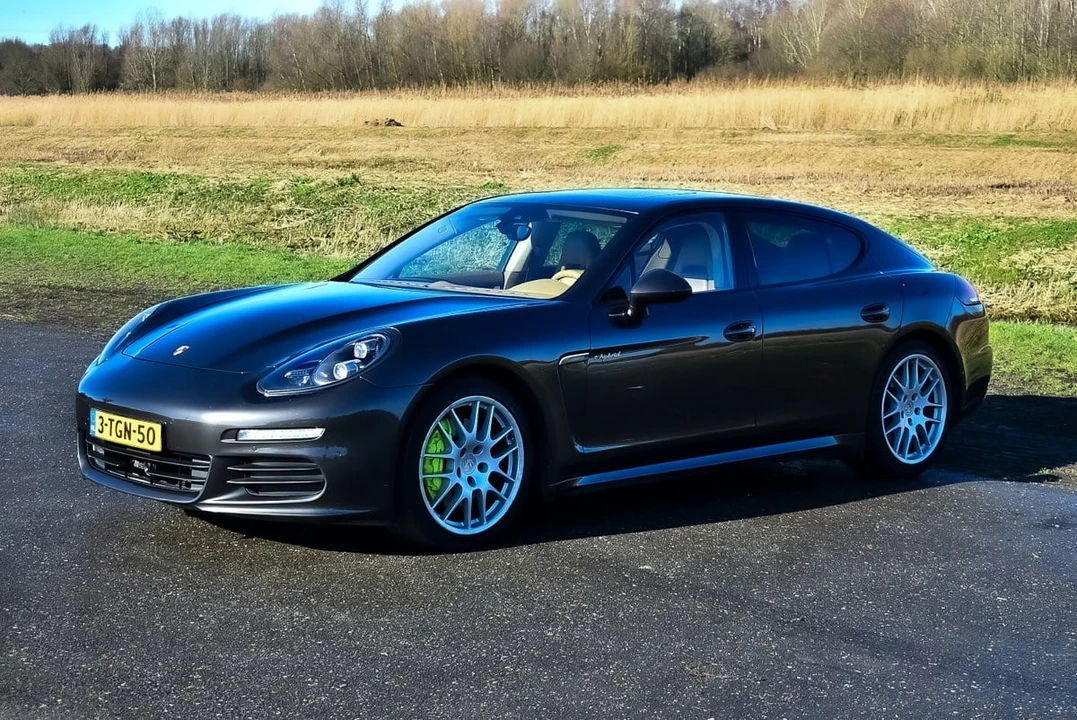2014 Porsche 970 Panamera S - Image 11 of 30
