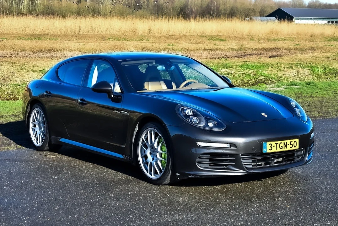 2014 Porsche 970 Panamera S - Image 5 of 30