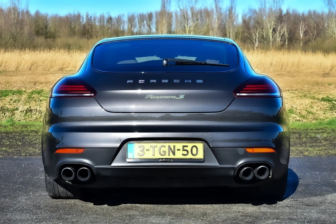 2014 Porsche 970 Panamera S - Image 14 of 30