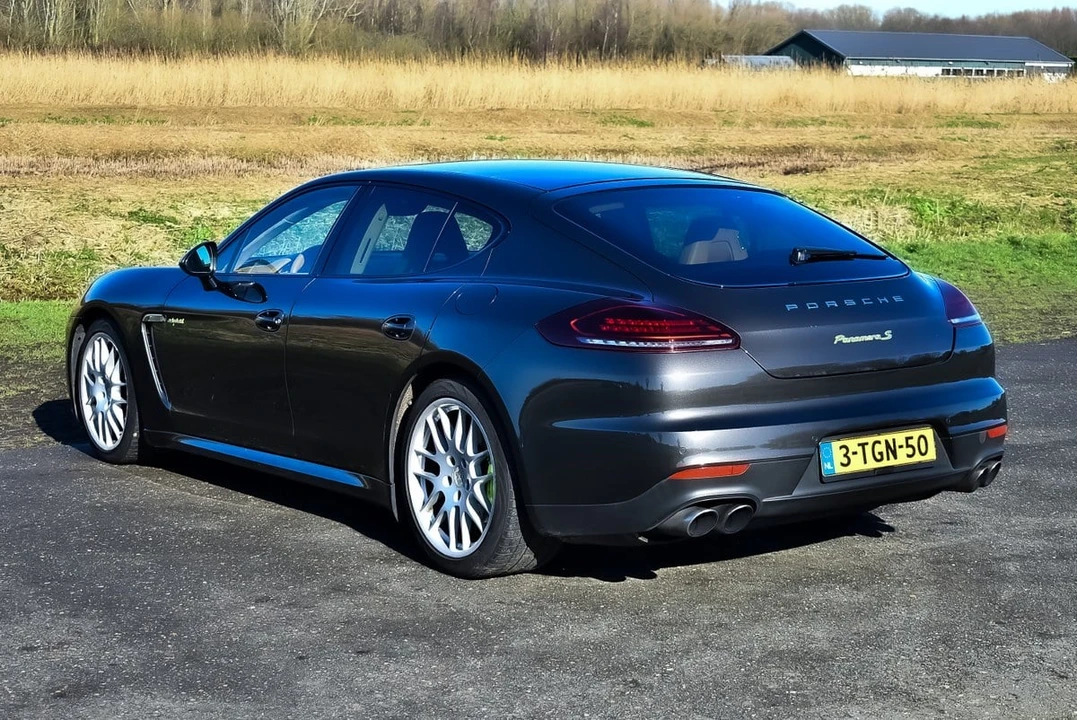 2014 Porsche 970 Panamera S - Image 16 of 30