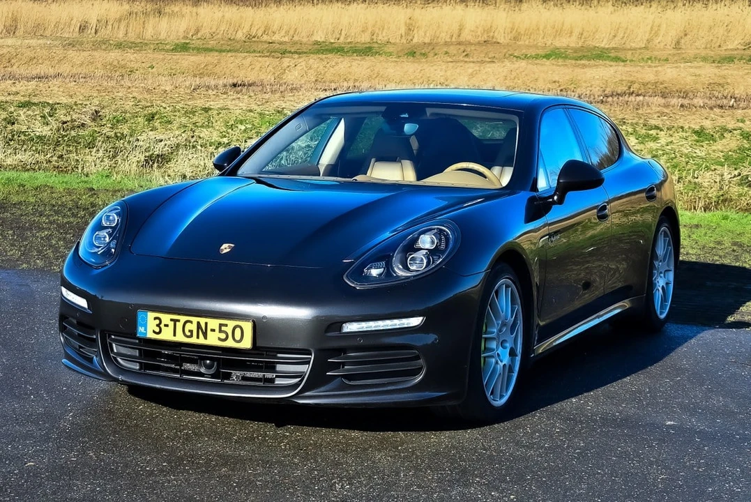 2014 Porsche 970 Panamera S - Image 7 of 30
