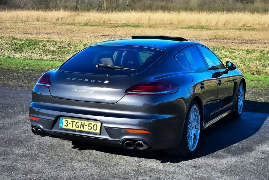 2014 Porsche 970 Panamera S - Image 23 of 30